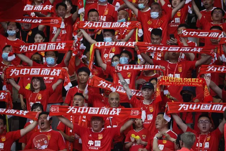 踢足球技巧捡球教学教案 踢足球技巧捡球教学教案
